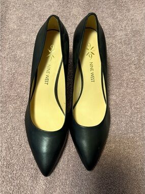 Nine West Black Pointed Toe Leather Heels
